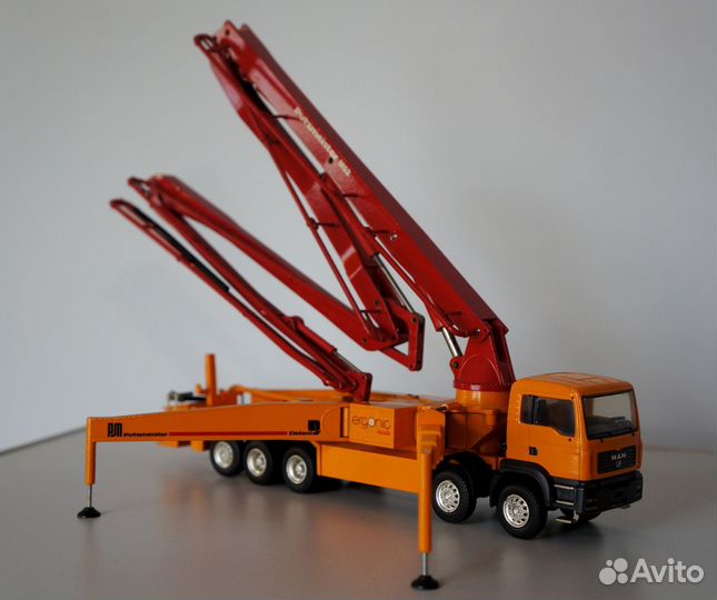 Бетононасос Putzmeister 52 на MAN 10x4 1/50