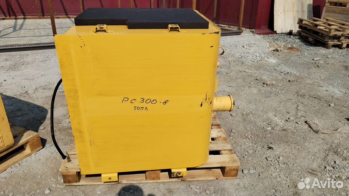 Бак топливный экскаватора Komatsu PC300-8