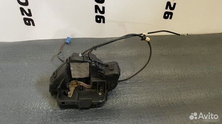 Замок двери задний правый Mercedes-Benz E-Класс