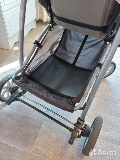 Прогулочная коляска graco