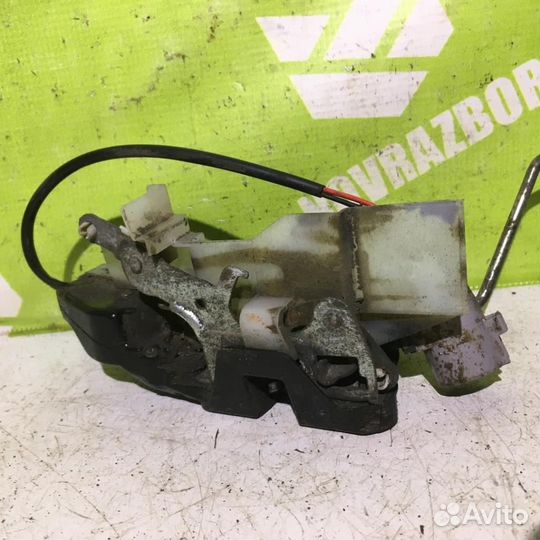 Замок двери передней правой Тойота Карина Е