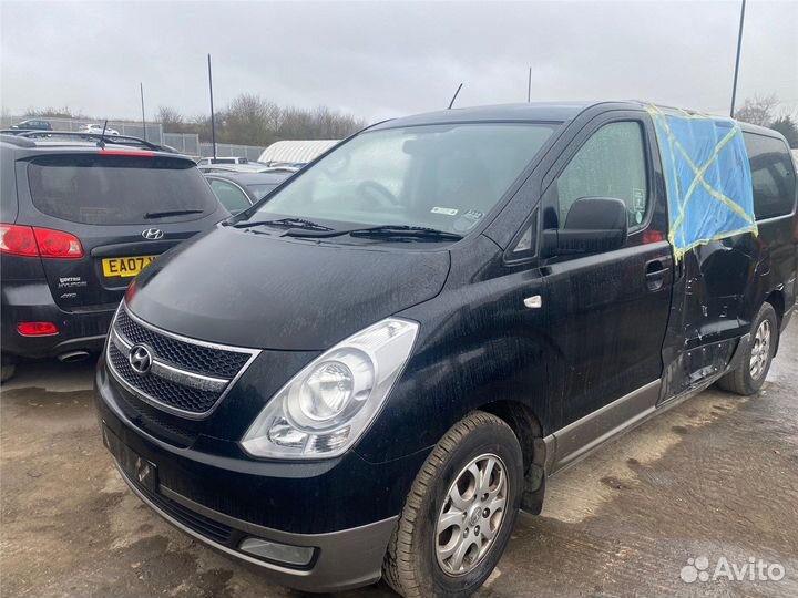 Разбор на запчасти Hyundai H-1 Starex