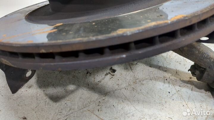 Ступица (кулак, цапфа) Mitsubishi L200, 2003