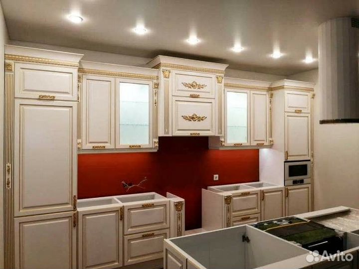 Кухня с островом на заказ Mebellissimo