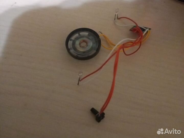 Електро динамик от батареек