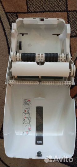 Диспенсер для бумажных полотенец tork