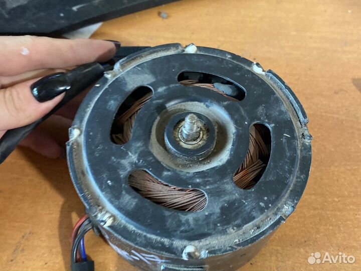 Мотор вентилятора охлождения Volkswagen Polo