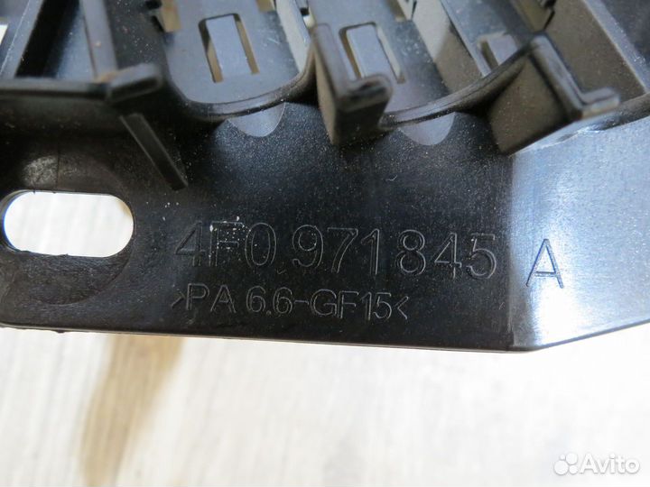 Корпус блока предохранителей Audi A6 Allroad