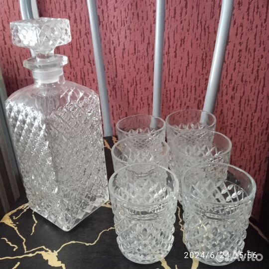 Графин и бокалы