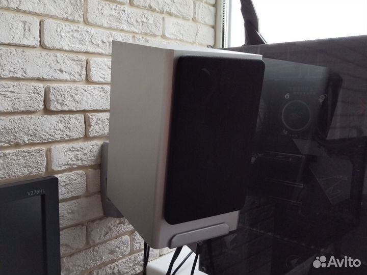 Кронштейн для акустики