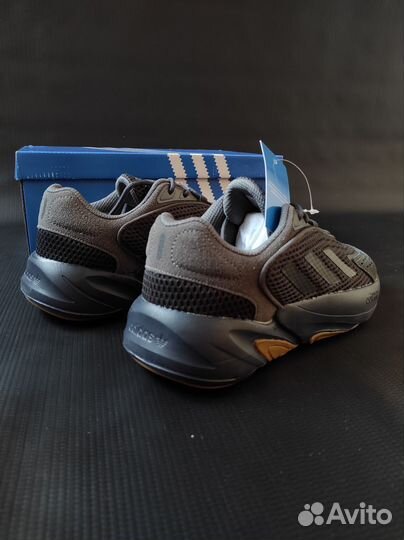 Adidas ozelia