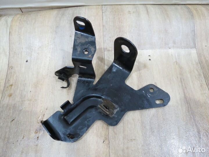 Кронштейн блока ABS Renault Duster