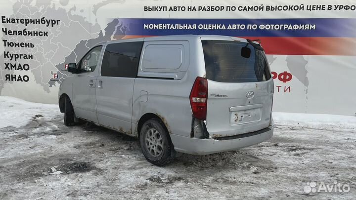 Стекло двери сдвижной левой Hyundai Grand Starex (TQ)