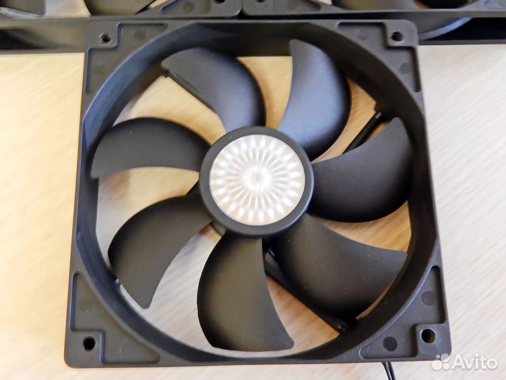 Корпусной вентилятор Cooler Master 120x120mm