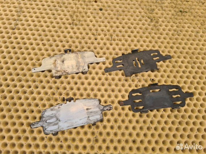 Противоскрипные пластины заднее Infiniti M25 M37