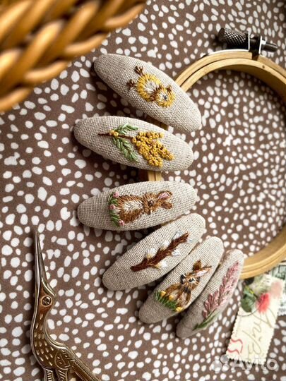 Банты и заколки с вышивкой. Ручная работа