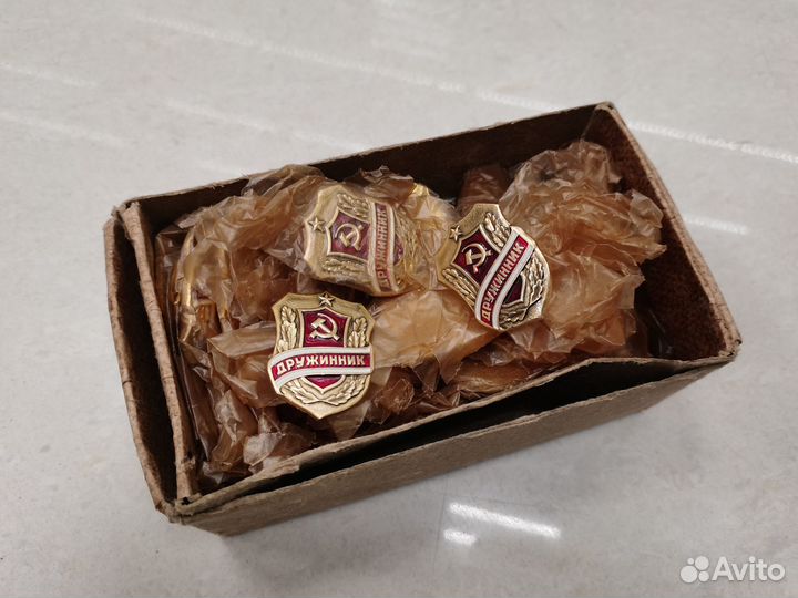 Значок Дружинник СССР серп и молот новые