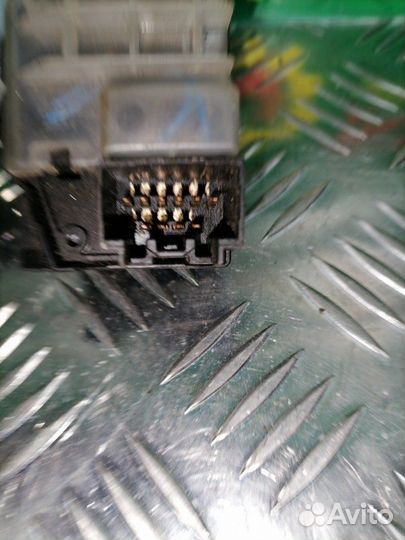 Подрулевой переключатель дворников Mazda 3 седан