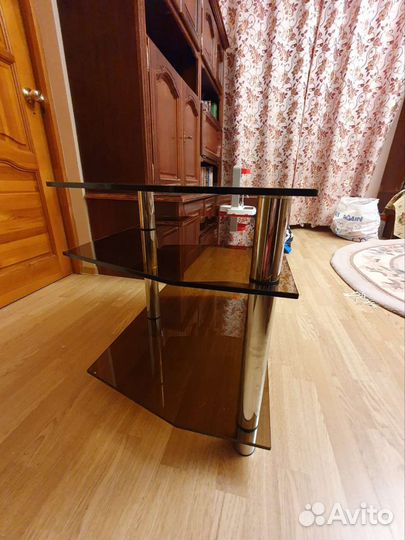 Стеклянная тумба под тв