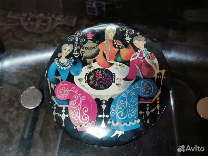 Жестяная коробка СССР