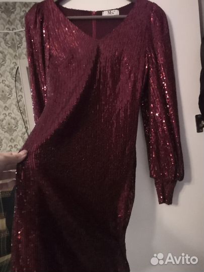 Платье, состояние нового, размер 40-42
