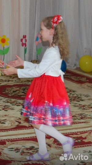 Нарядное платье для девочки 128