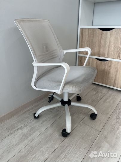 Стул офисный компьютерный