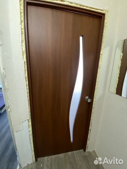 Дверь с рамой и фурнитурой 80см полотно