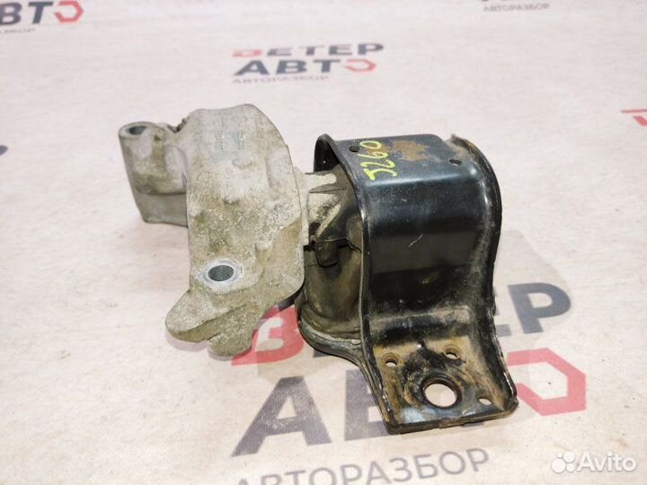 Подушка двигателя правая Nissan Qashqai