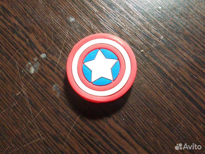 Поп сокет в виде щита капитана Америки