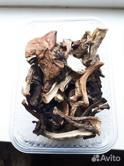 Ягоды, грибы лисички замороженные, грибы сушеные