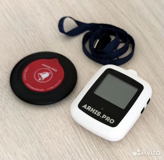 Кнопка вызова персонала и часы для мед учреждений