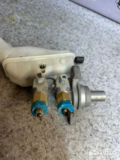 Главный тормозной цилиндр Chevrolet Spark M300