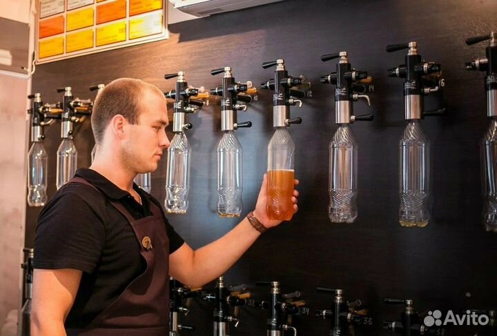 Продавец в магазин разливного пива