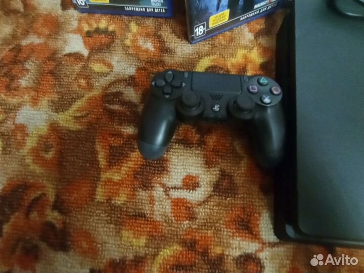 Sony PS4 slim