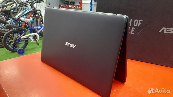 Ноутбук asus X751S