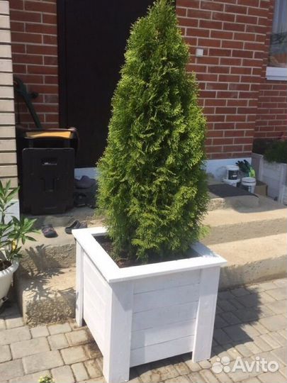 Деревянное кашпо на улицу