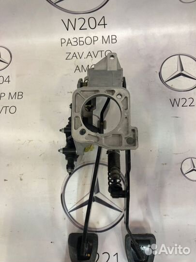 Педаль МКПП Mercedes W204