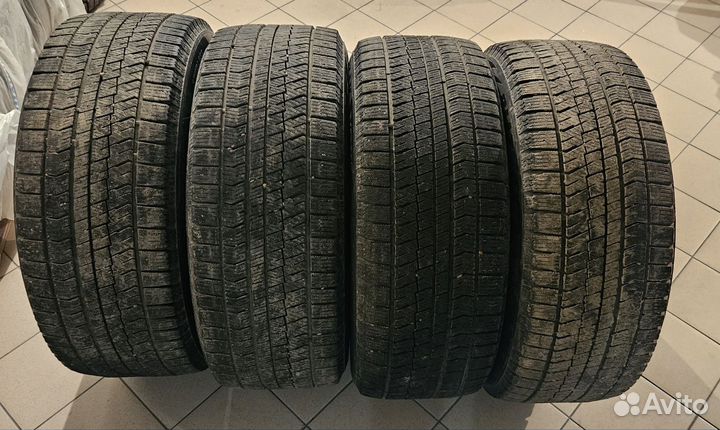 Bridgestone Blizzak VRX2 235/55 R18