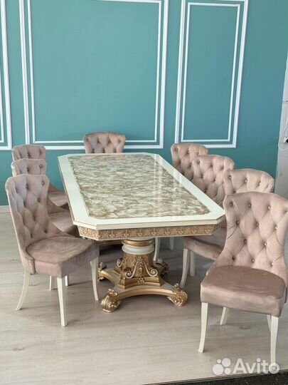 Кухонный стол и стулья новые