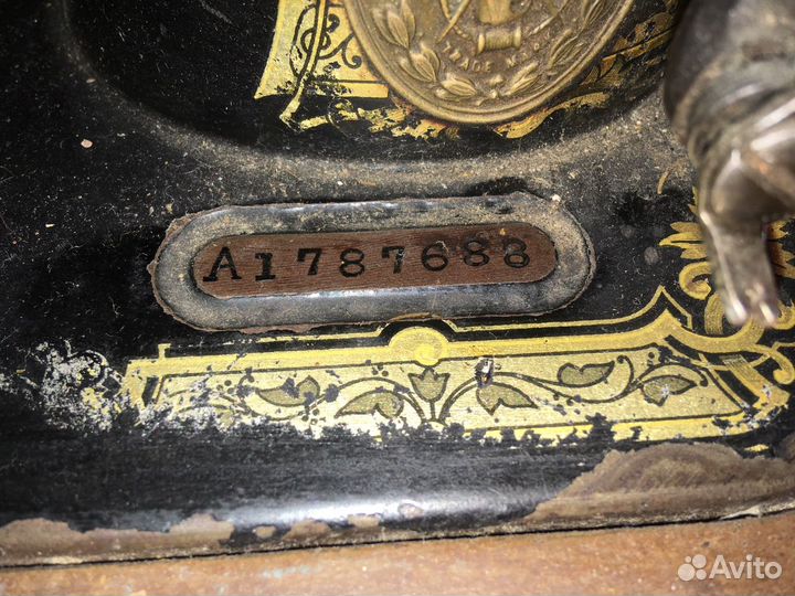 Швейная машина Singer