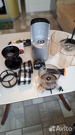 Соковыжималка Hurom HF-SBE11(HU-700)