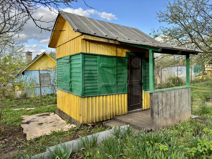 Дача 10 м² на участке 6 сот.