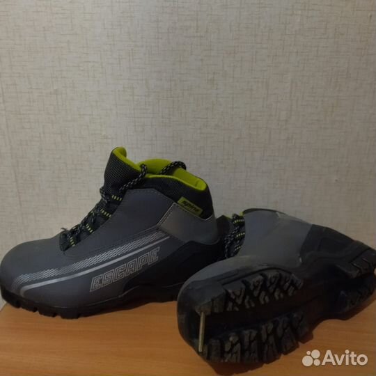 Лыжные ботинки ннн 35размер