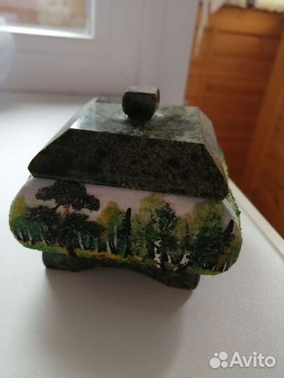 Шкатулка из змеевика