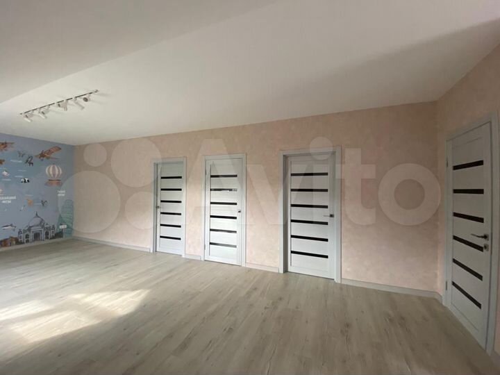 Дом 171 м² на участке 3 сот.