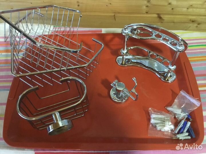 Набор металлических принадлежн. для ванны.Новые