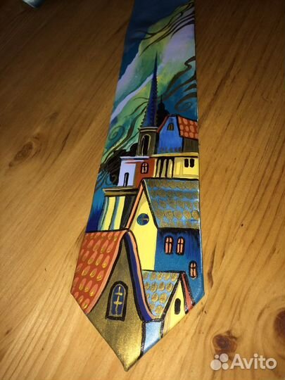 Подарок девушке: галстук «Европейские мотивы»