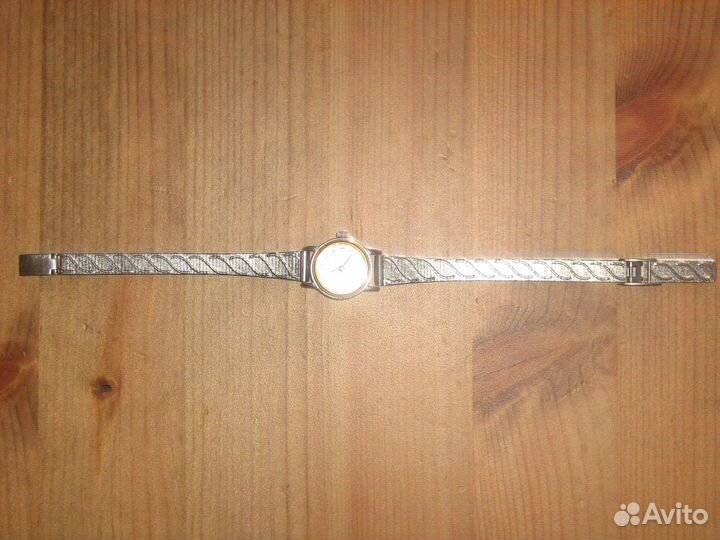 Часы заря люкс