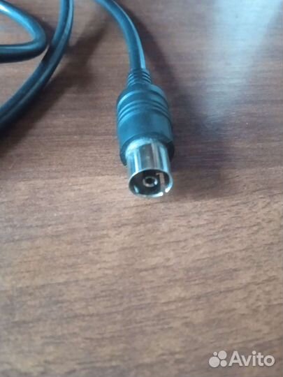 Шнур для подключения видеомагнитофона